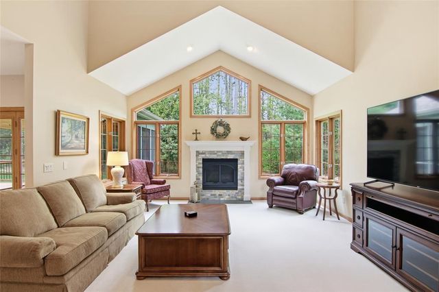 E4400 Pinewood Circle, Eleva, WI 54738