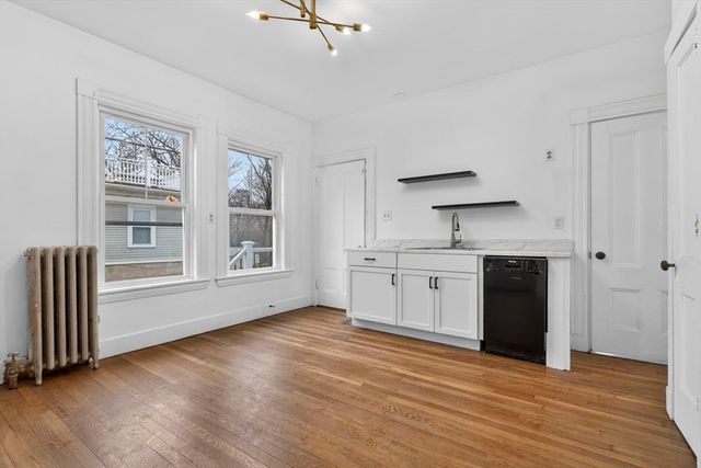 168 Elliot St 1, Newton, MA 02464