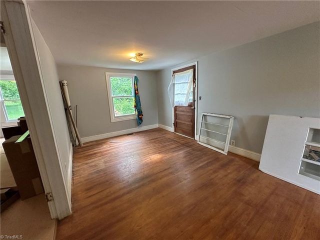 140 E Carroll Avenue, Denton, NC 27239
