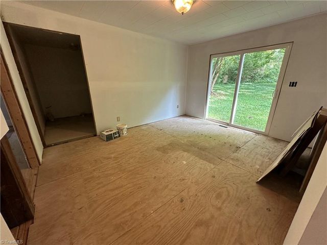 140 E Carroll Avenue, Denton, NC 27239