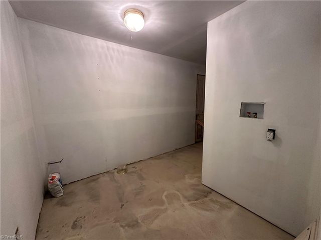 140 E Carroll Avenue, Denton, NC 27239