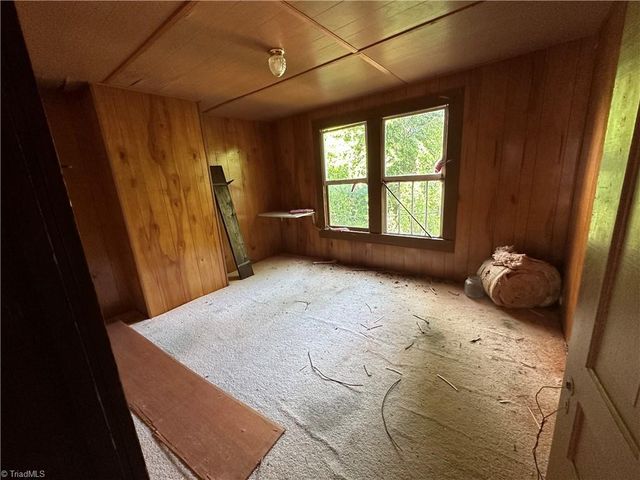 140 E Carroll Avenue, Denton, NC 27239