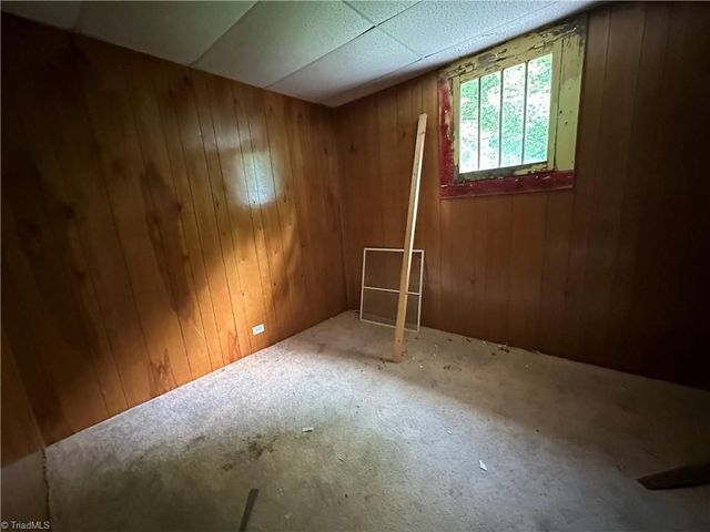140 E Carroll Avenue, Denton, NC 27239
