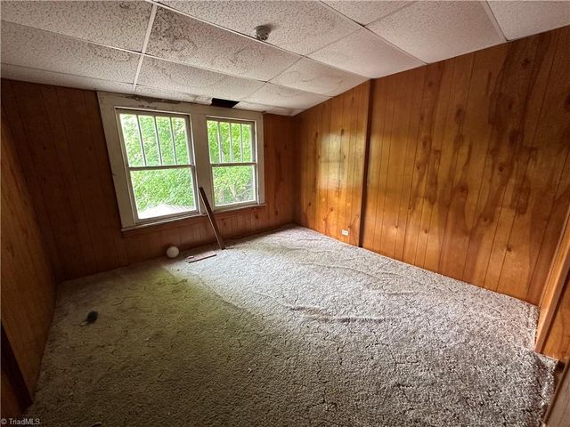 140 E Carroll Avenue, Denton, NC 27239