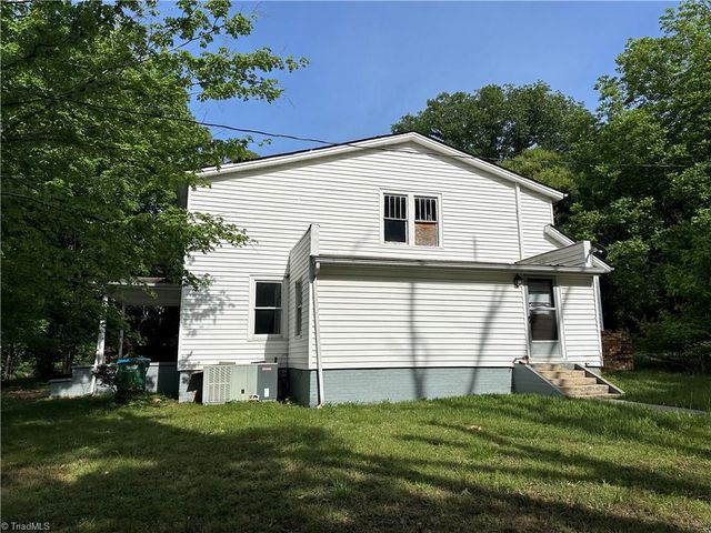 140 E Carroll Avenue, Denton, NC 27239