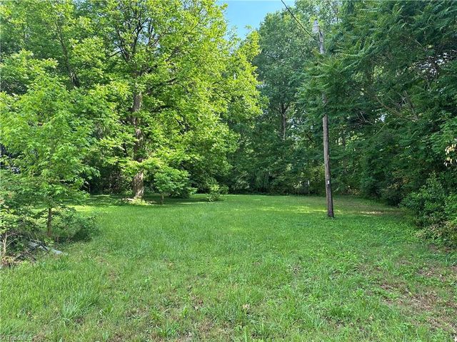140 E Carroll Avenue, Denton, NC 27239