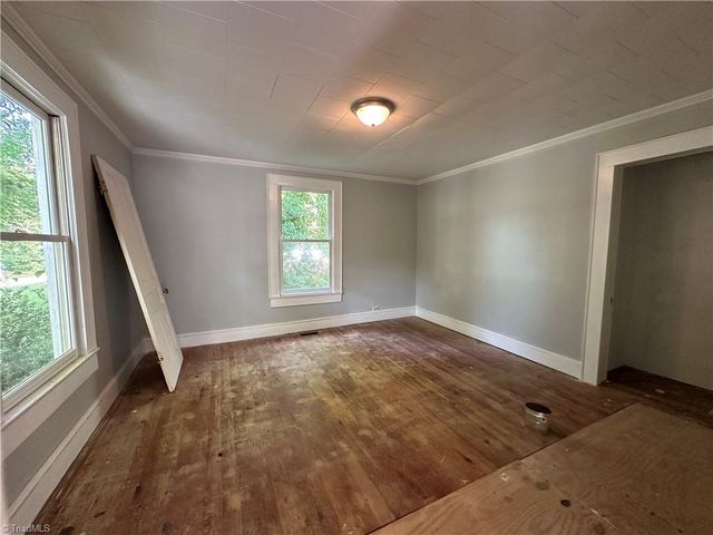 140 E Carroll Avenue, Denton, NC 27239