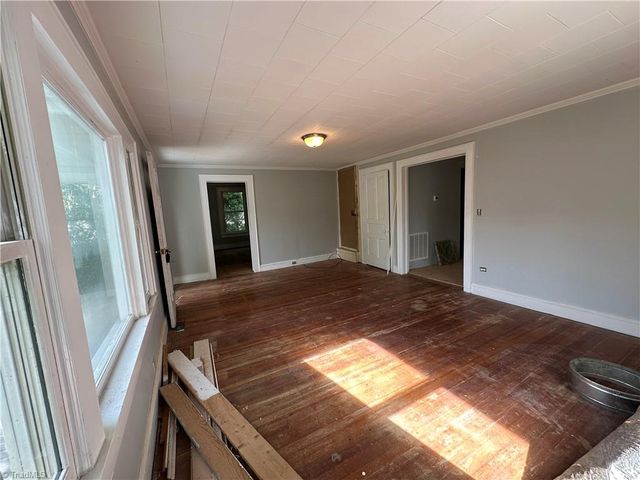 140 E Carroll Avenue, Denton, NC 27239