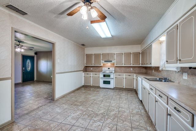 880 S Fm 779, Emory, TX 75440