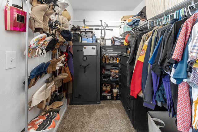 412 Brookway Drive, Manhattan, KS 66502