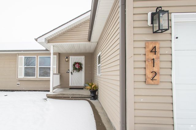 412 Brookway Drive, Manhattan, KS 66502