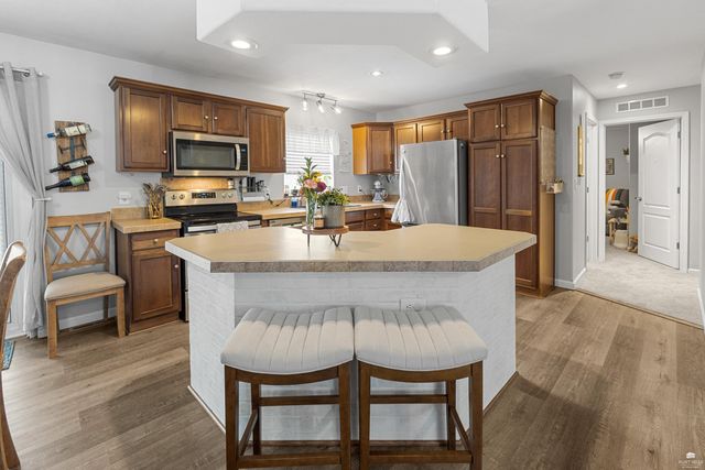 412 Brookway Drive, Manhattan, KS 66502