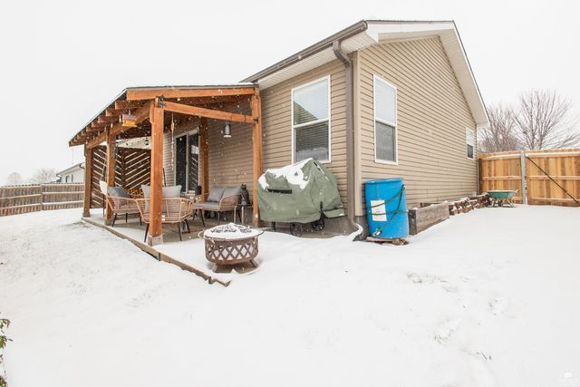 412 Brookway Drive, Manhattan, KS 66502