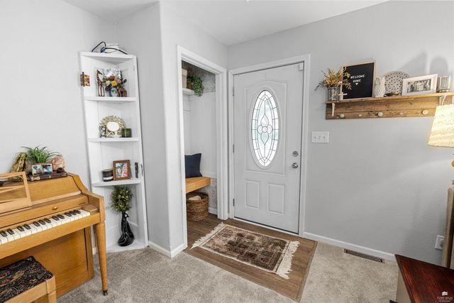 412 Brookway Drive, Manhattan, KS 66502