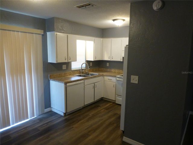 197 HIGHLAND ROAD B, Tarpon Springs, FL 34689