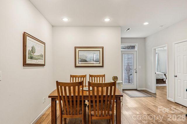 29 Saddle Top Road, Flat Rock, NC 28731