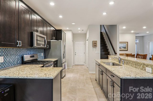 29 Saddle Top Road, Flat Rock, NC 28731