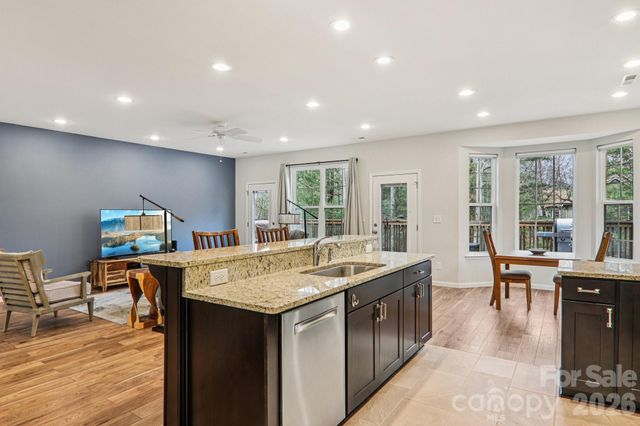 29 Saddle Top Road, Flat Rock, NC 28731