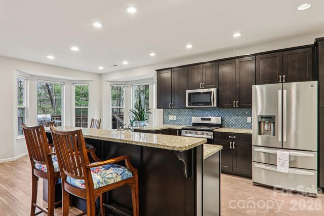 29 Saddle Top Road, Flat Rock, NC 28731