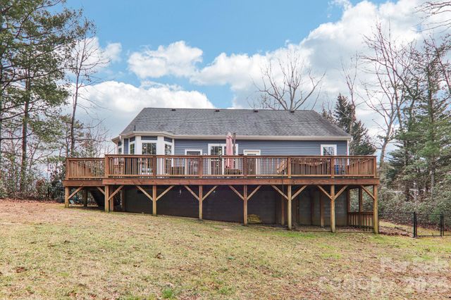 29 Saddle Top Road, Flat Rock, NC 28731