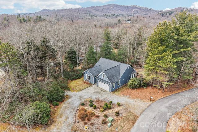 29 Saddle Top Road, Flat Rock, NC 28731