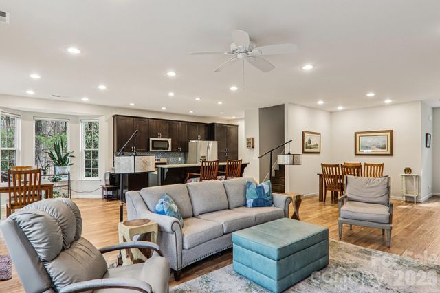 29 Saddle Top Road, Flat Rock, NC 28731