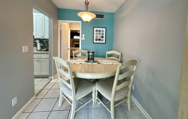 1001 NE 8th Avenue 102, Delray Beach, FL 33483