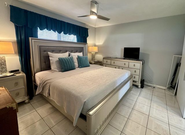 1001 NE 8th Avenue 102, Delray Beach, FL 33483