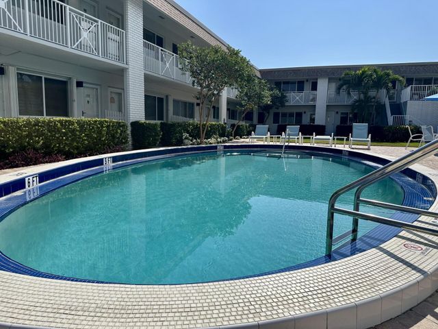 1001 NE 8th Avenue 102, Delray Beach, FL 33483