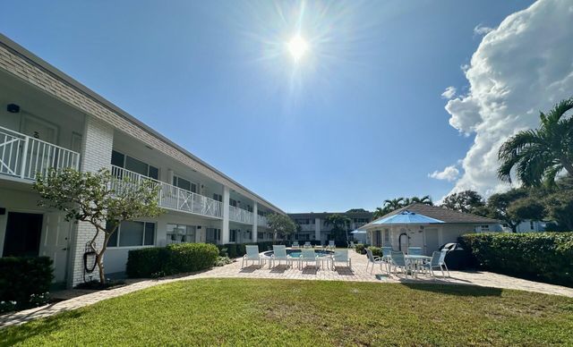 1001 NE 8th Avenue 102, Delray Beach, FL 33483