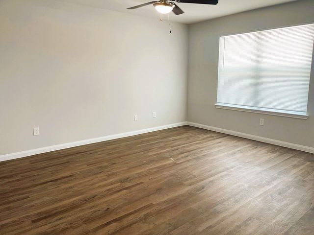 350 Road 5105, Cleveland, TX 77327