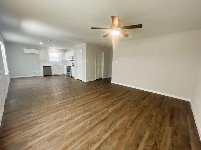 350 Road 5105, Cleveland, TX 77327