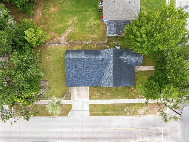2312 12Th St Street, Lake Charles, LA 70601