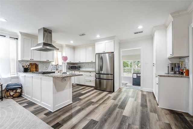 2312 12Th St Street, Lake Charles, LA 70601