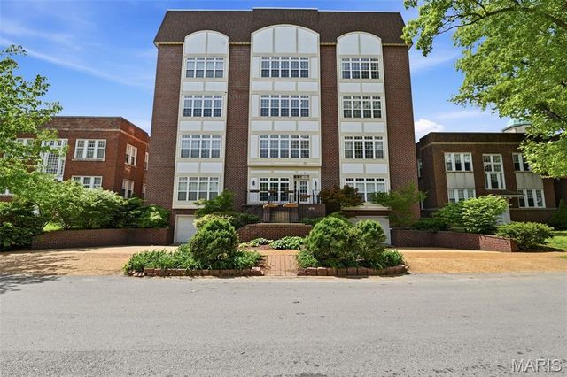 6404 Cates Avenue 2W, University City, MO 63130