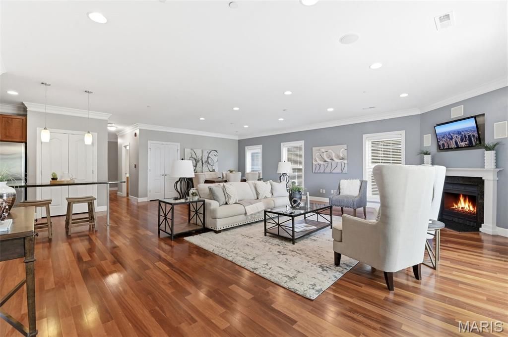 6404 Cates Avenue 2W, University City, MO 63130