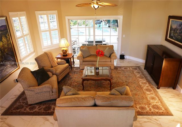 7802 N 155th Pl N, Palm Beach Gardens, FL 33418