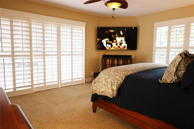 7802 N 155th Pl N, Palm Beach Gardens, FL 33418