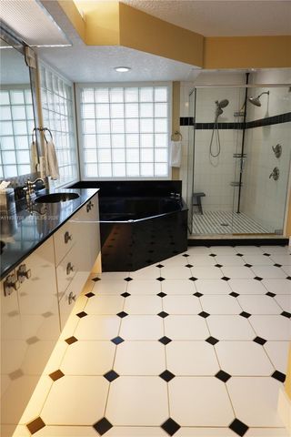 7802 N 155th Pl N, Palm Beach Gardens, FL 33418