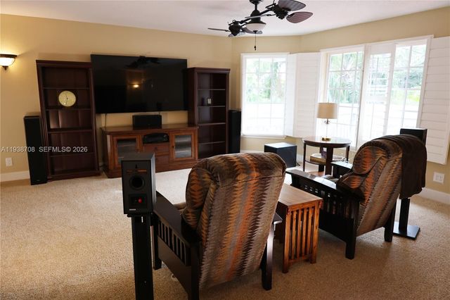 7802 N 155th Pl N, Palm Beach Gardens, FL 33418