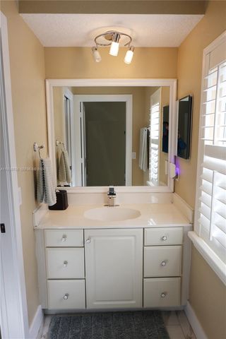 7802 N 155th Pl N, Palm Beach Gardens, FL 33418