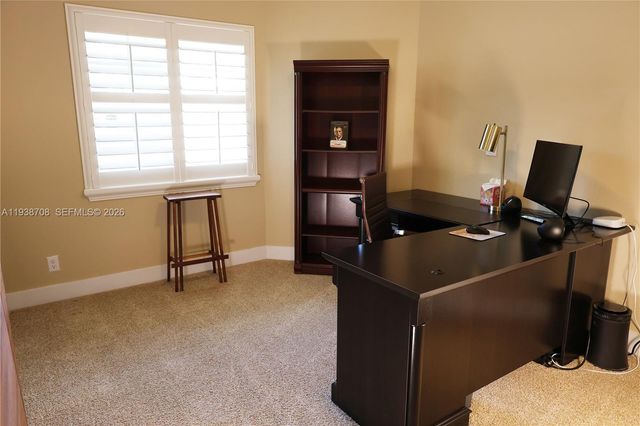 7802 N 155th Pl N, Palm Beach Gardens, FL 33418