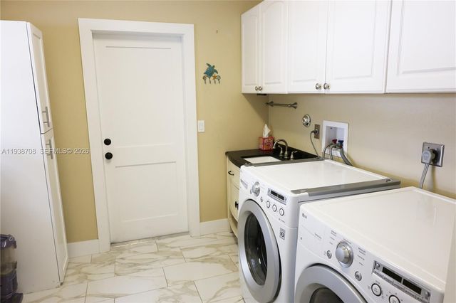 7802 N 155th Pl N, Palm Beach Gardens, FL 33418