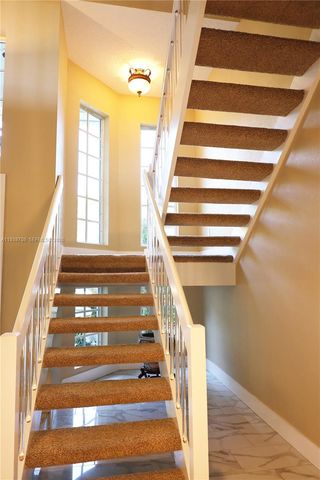 7802 N 155th Pl N, Palm Beach Gardens, FL 33418