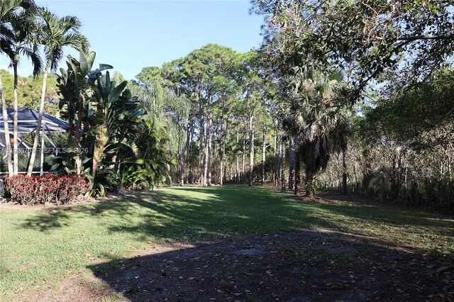 7802 N 155th Pl N, Palm Beach Gardens, FL 33418