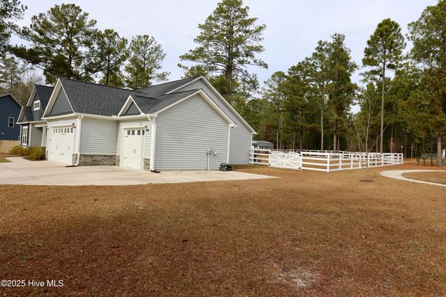 930 Winds Way, Aberdeen, NC 28315