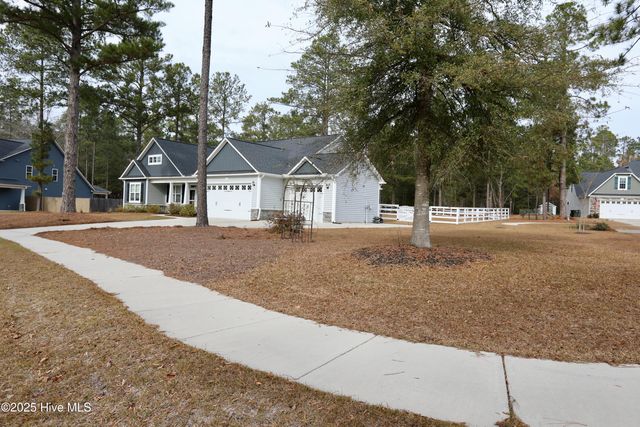 930 Winds Way, Aberdeen, NC 28315