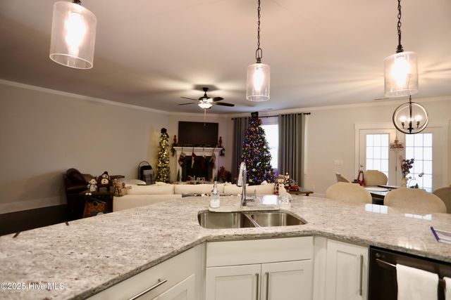 930 Winds Way, Aberdeen, NC 28315