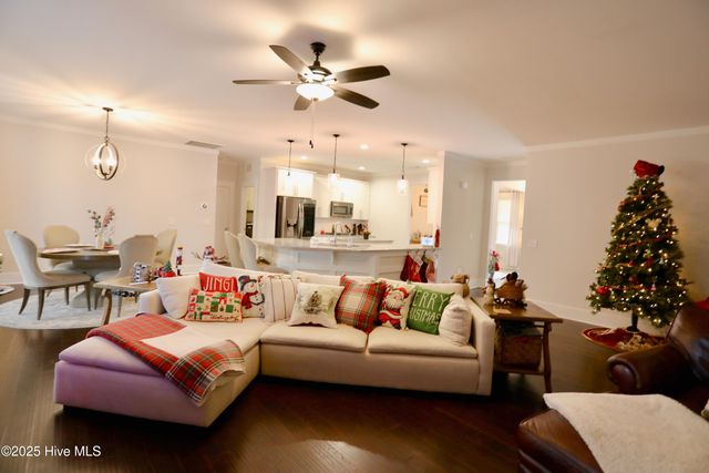 930 Winds Way, Aberdeen, NC 28315