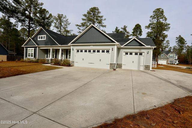 930 Winds Way, Aberdeen, NC 28315